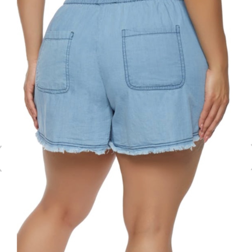 “High on the Rise" Denim Jogger Shorts: 3X - Picture 2 of 2